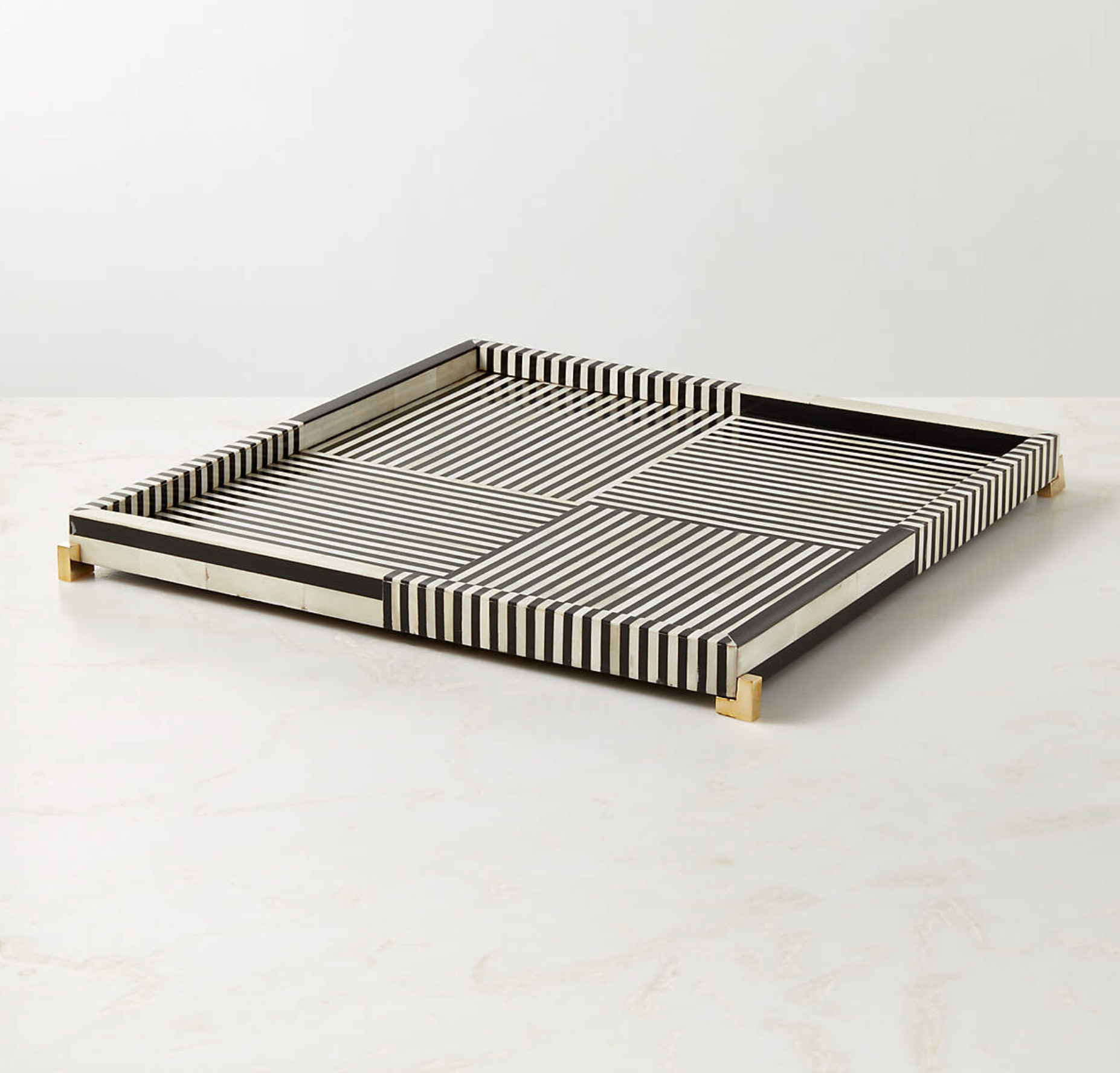 Absolutely gorgeous black and white bone resin decorative tray.  Perfect for entry table organization or luxe coffee table decor.

home decor | living room decor | black and white decor 

 #LTKHome