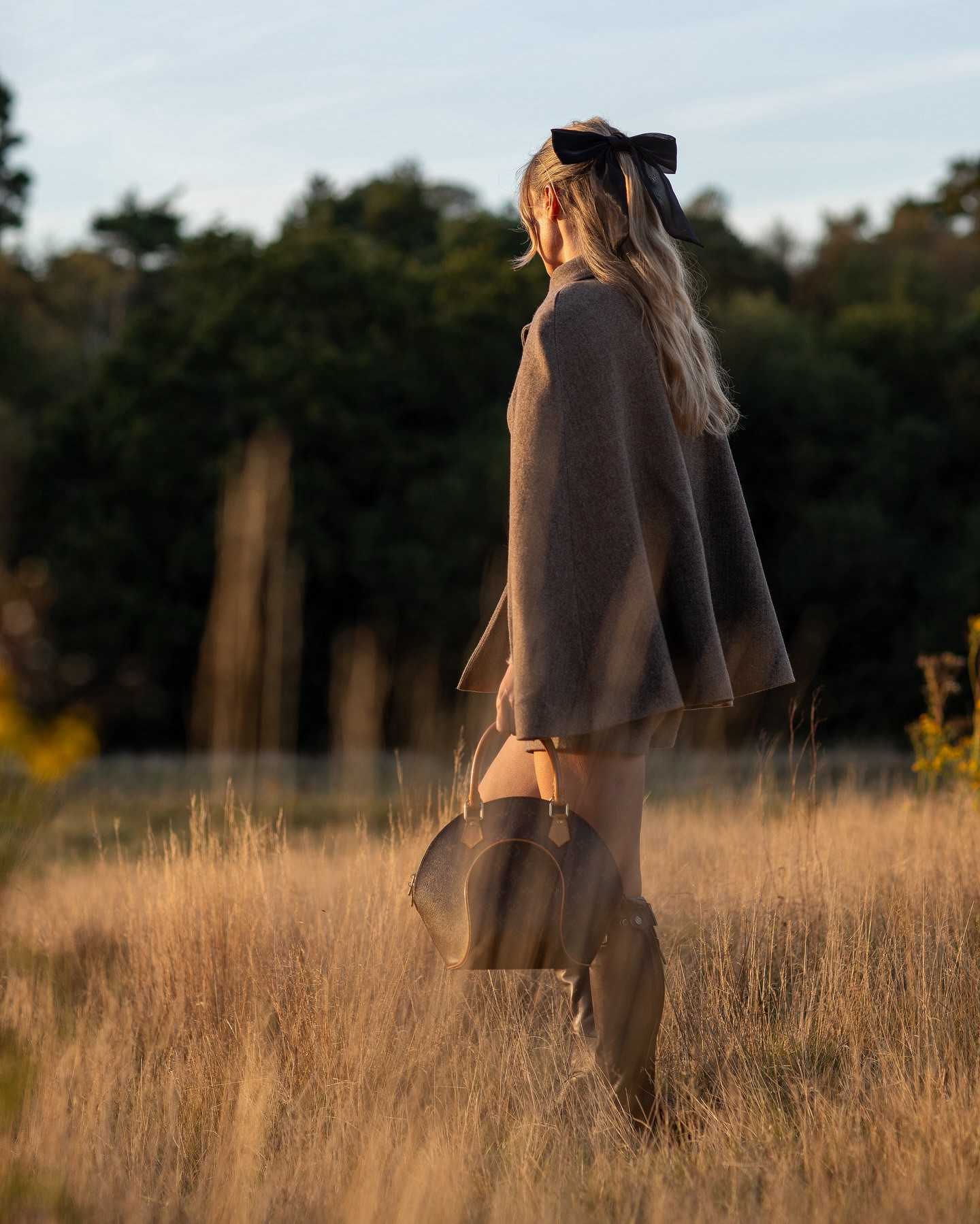 🍁The joy of seasons 🍁

We are so lucky to have distinct seasons here in the U.K. 🙌🏻

Not only does it give us something to look forward to weather wise, it also force us to rethink our wardrobe several times a year.

This is a very good thing as it prevents boredom with the clothes we already own. We also have to be more creative and use more items than if the weather was fairly similar year around. 👏🏻

It does come with the downside of seasons that we might like less than the others. But to me personally, I rather have the variation than not.

Use code “10Tess” for $10 off or 
“20Tess” for $20 off over $169 at Goelia 

#tessmontgomery #capsulewardrobe #oldmoney

#LTKStyleTip #LTKOver40 #LTKSeasonal