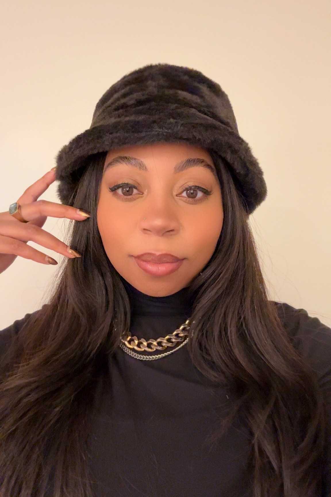 
✨ Flawless Face, Elevated Brows ✨
When it comes to effortless glam, my go-to products never miss:
	•	One/Size Beauty for a smooth, long-lasting finish.
	•	Benefit Brow Gel for brows that stay snatched all day.

These products are my secret weapons for achieving a polished, natural look that works for any occasion. Ready to level up your beauty game? Shop my faves now on LTK!

#FlawlessBeauty #BrowGoals #OneSizeBeauty #BenefitBrows #MakeupFaves #LTKbeauty #BeautyInspo #EffortlessGlam #LTKmakeup #LightGlam

Inviting followers to share their own beauty staples and including hashtags can drive engagement while boosting SEO!

#LTKBeauty #LTKCyberWeek #LTKGiftGuide