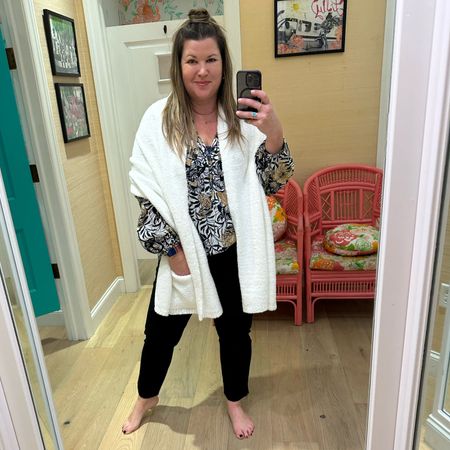 Everyone is going to want this Teddy Wrap with pockets that feels like part scarf and part blanket! And at only $39 during the #LillySunshineSale, everyone can afford it now too!


#LTKsalealert #LTKunder50 #LTKFind