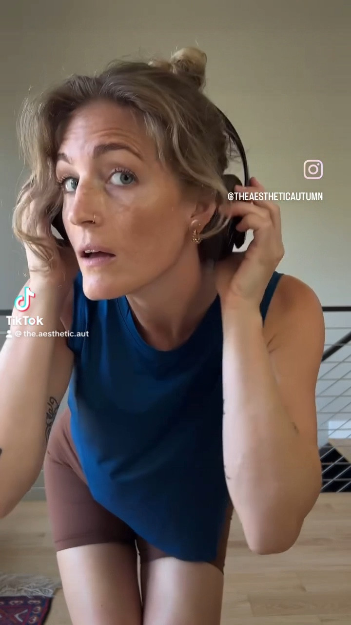 This trend but Amazon activewear for Autumns 🍂 

Which color combo is your favorite?

#theaestheticautumn #hocautumn #fashionblogger #lifestyleblogger #portlandoregon #houseofcolour #coloranalysis #houseofcolourusa #vibrantautumn #liketkit #LTKstyletip #outfitinspo #outfitinspiration #athleisure #gymgirl #gymfit #activewear #lifestyle #trendingreels

#LTKActive #LTKFindsUnder50 #LTKStyleTip