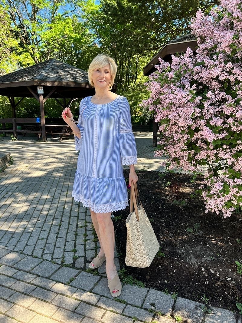 💙🤍 I love the relaxed boho vibe of this dress—it’s easy, breezy, feminine, and the kind of piece you can throw on and instantly feel put together. Add a pair of sandals and you’re ready for a sunny day! ☀️

#LTKOver40 #LTKSeasonal #LTKootd