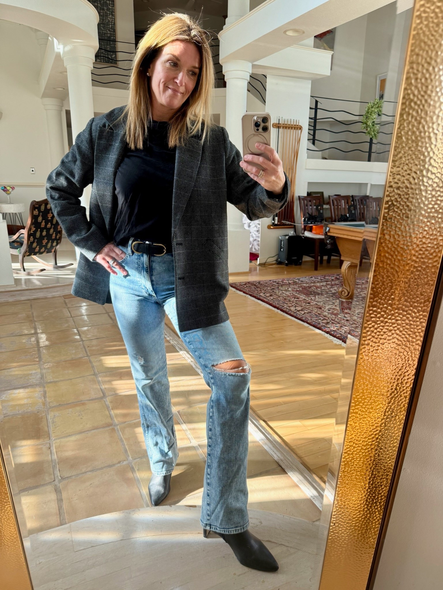 Pulled out the wool blazer!



#LTKootd