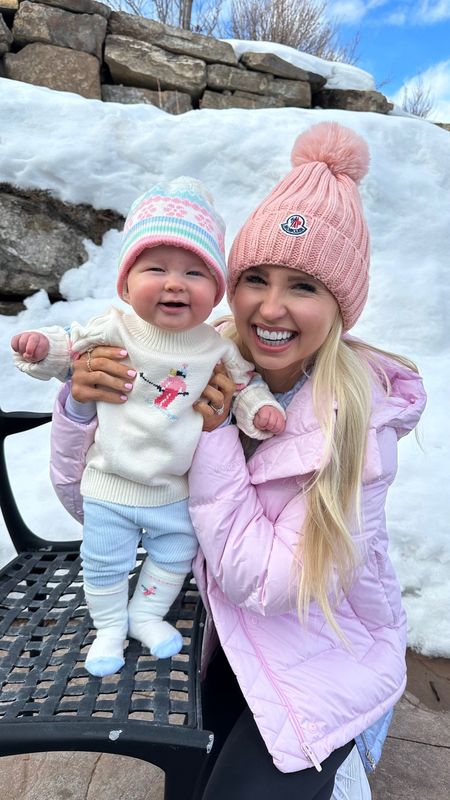 Our first snow day in Utah! Outfit details below ❄️

Lululemon Wunder Puff jackett
Moncler beanie
Janie and Jack beanie, sweater, leggings and socks! 


#LTKHoliday #LTKstyletip #LTKSeasonal