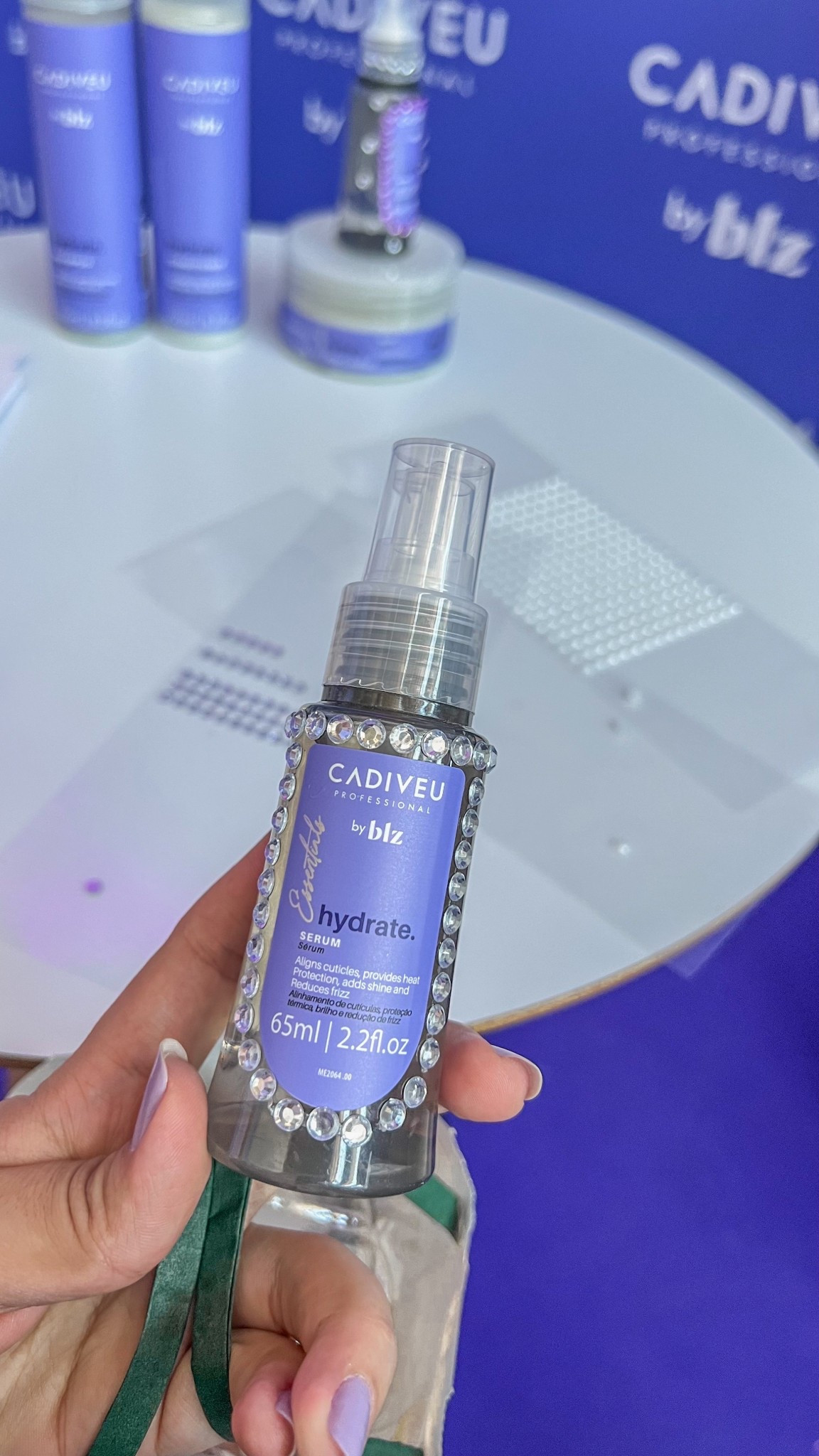 Sérum Capilar Cadiveu Professional Essentials Hydrate by BLZ age como um protetor contra o ressecamento, proporcionando um efeito de cabelos sedosos e alinhados. Facilita o desembaraço, controla o frizz e garante um brilho intenso, deixando os fios com aparência saudável e natural.

#LTKbrasil #LTKbeleza #LTKdicadeestilo