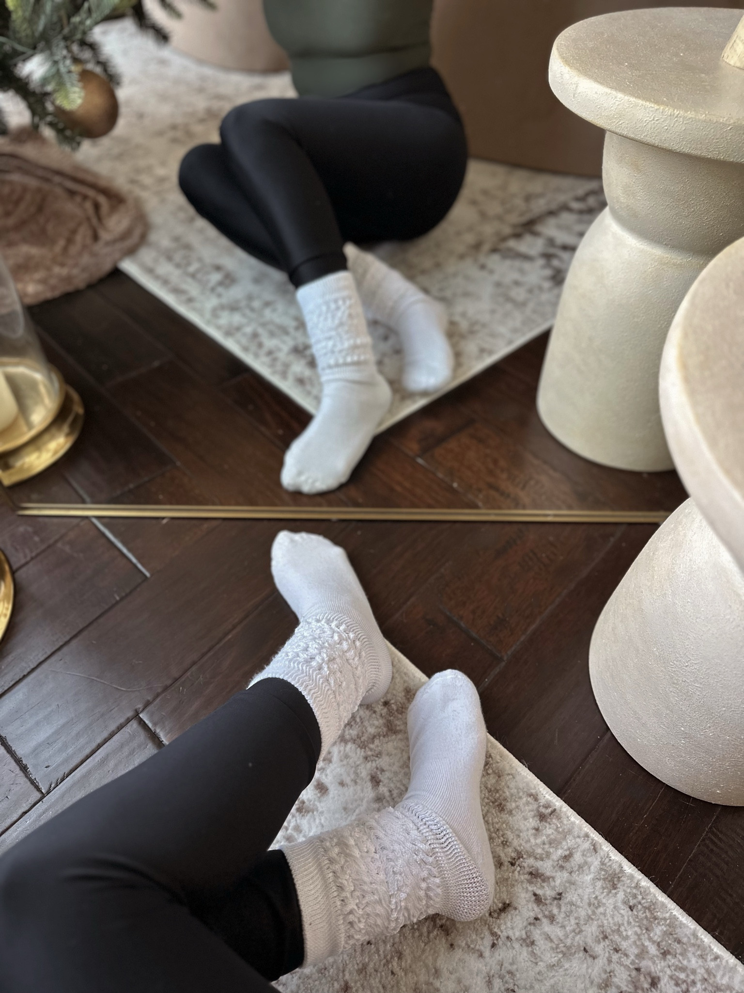 Amazon socks + Alo leggings 



#LTKstyletip #LTKover40
