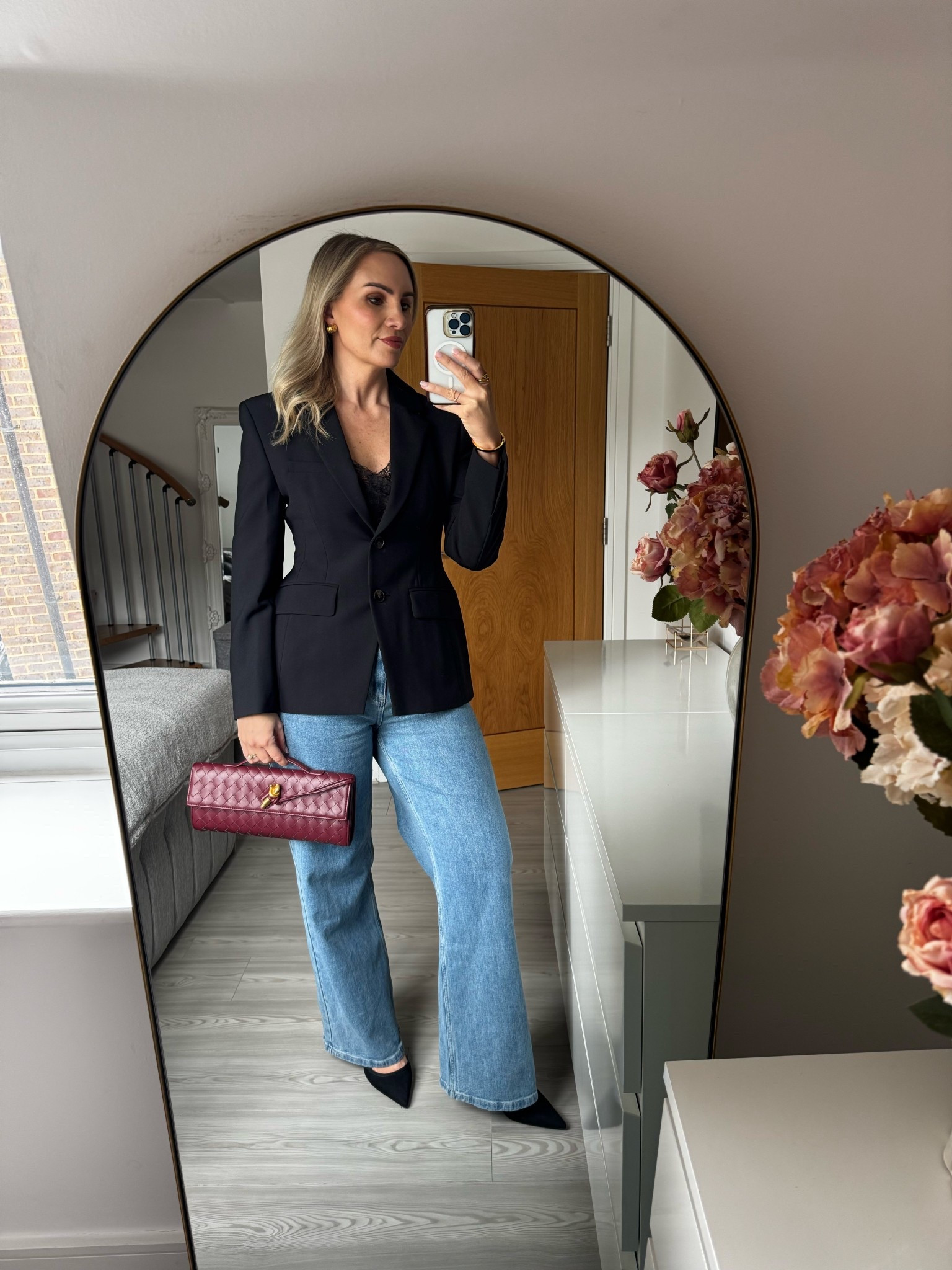 Date night outfit idea 💋 

I wear a size 10 in the blazer but I would probably size up if ordering again.
Jeans are a size 12 and lace top a size small (from Zara) 

#LTKbag #LTKdatenight #LTKspring