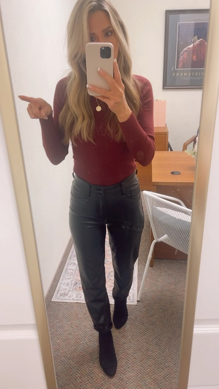 The perfect pants for tall girls🙏🏻

Wearing 26L

#LTKunder100 #LTKFind #LTKworkwear