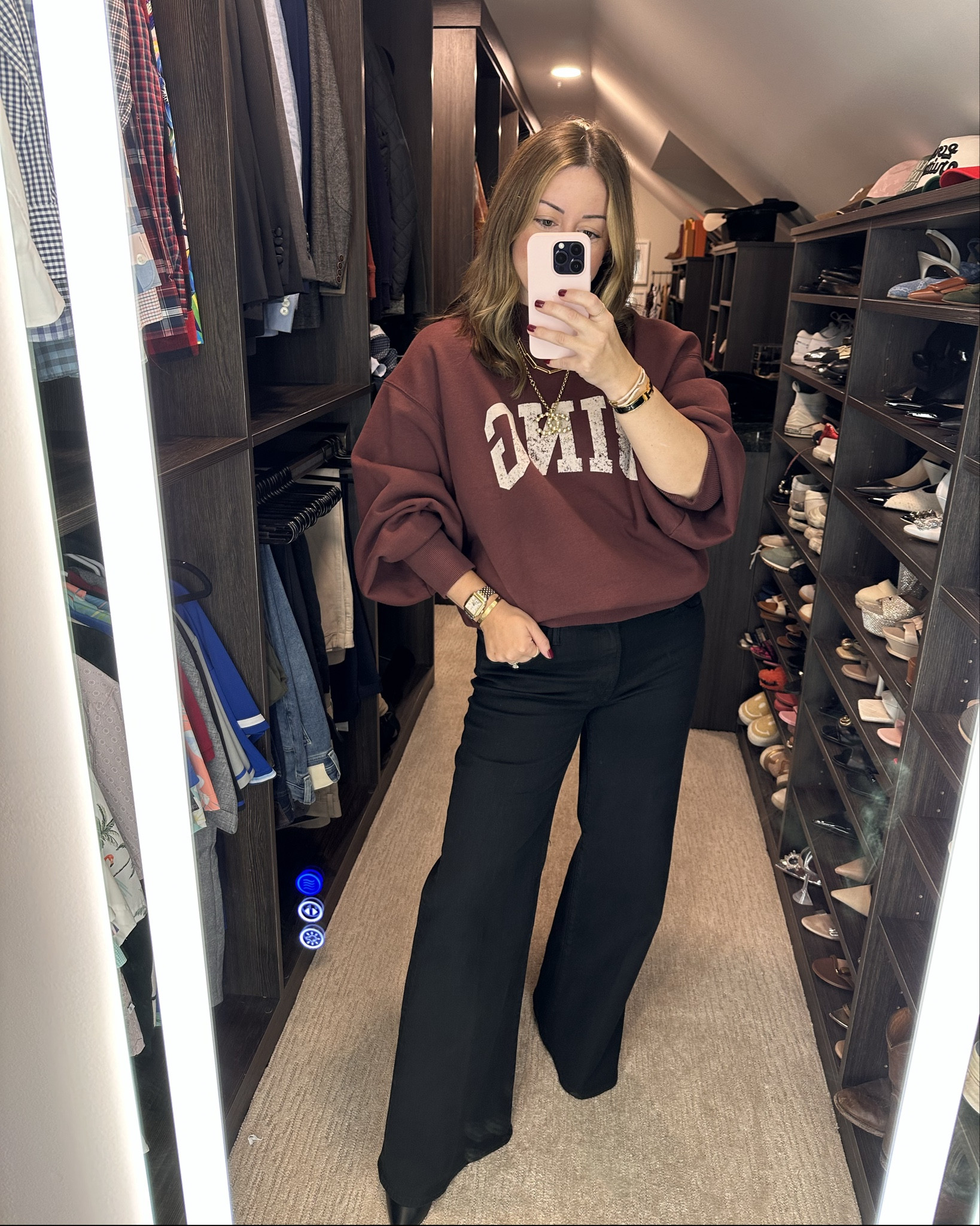 BURY ME IN THIS CREWNECK 😭🙌🏻🫶🏻 #aninebing you’ve done it again AND it’s in this season’s hottest color, maroon. I sized up to a LG but honestly fits pretty perfect. New jeans from mother (petite because I am short) via #Anthropologie and booties make this perfect finishing touchess

#LTKSeasonal #LTKStyleTip #LTKWorkwear