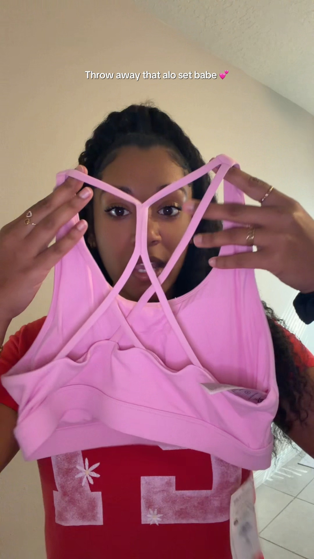 Layered activewear moment ✨
Wearing a red off-the-shoulder Hollister top over this pink scoop-neck sports bra with a strappy back and matching high-waisted leggings.
The leggings have a thick waistband with tummy control and compression, so they’re super flattering and stay put.
This set is perfect for workouts, Pilates, or athleisure outfits you actually feel confident in.
Everything is linked & true to size 🤍

🛒 Tap to shop this activewear look.




#LTKActive #LTKfitnessgoals #LTKValentine