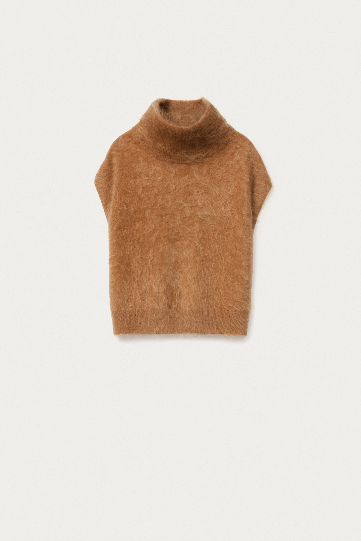 BROOKLYN


Brushed Cashmere Top | Iris von Arnim