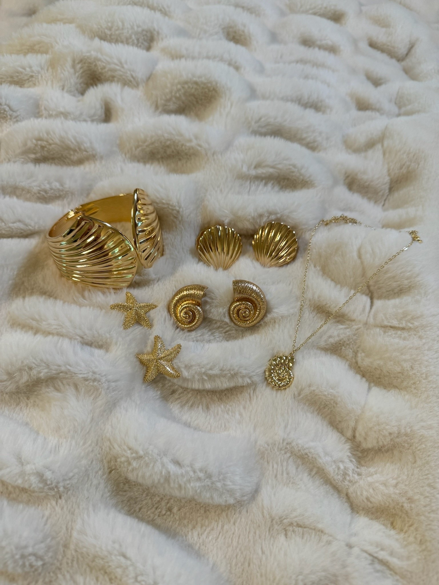 Seashell jewelry all summer ✨☀️🐚 

#LTKSeasonal #LTKFindsUnder50 #LTKStyleTip