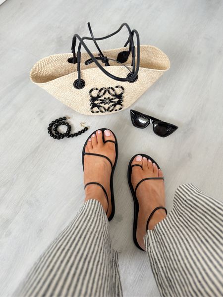 My favourite summer sandals 🖤

#LTKstyletip #LTKshoes #LTKsummer