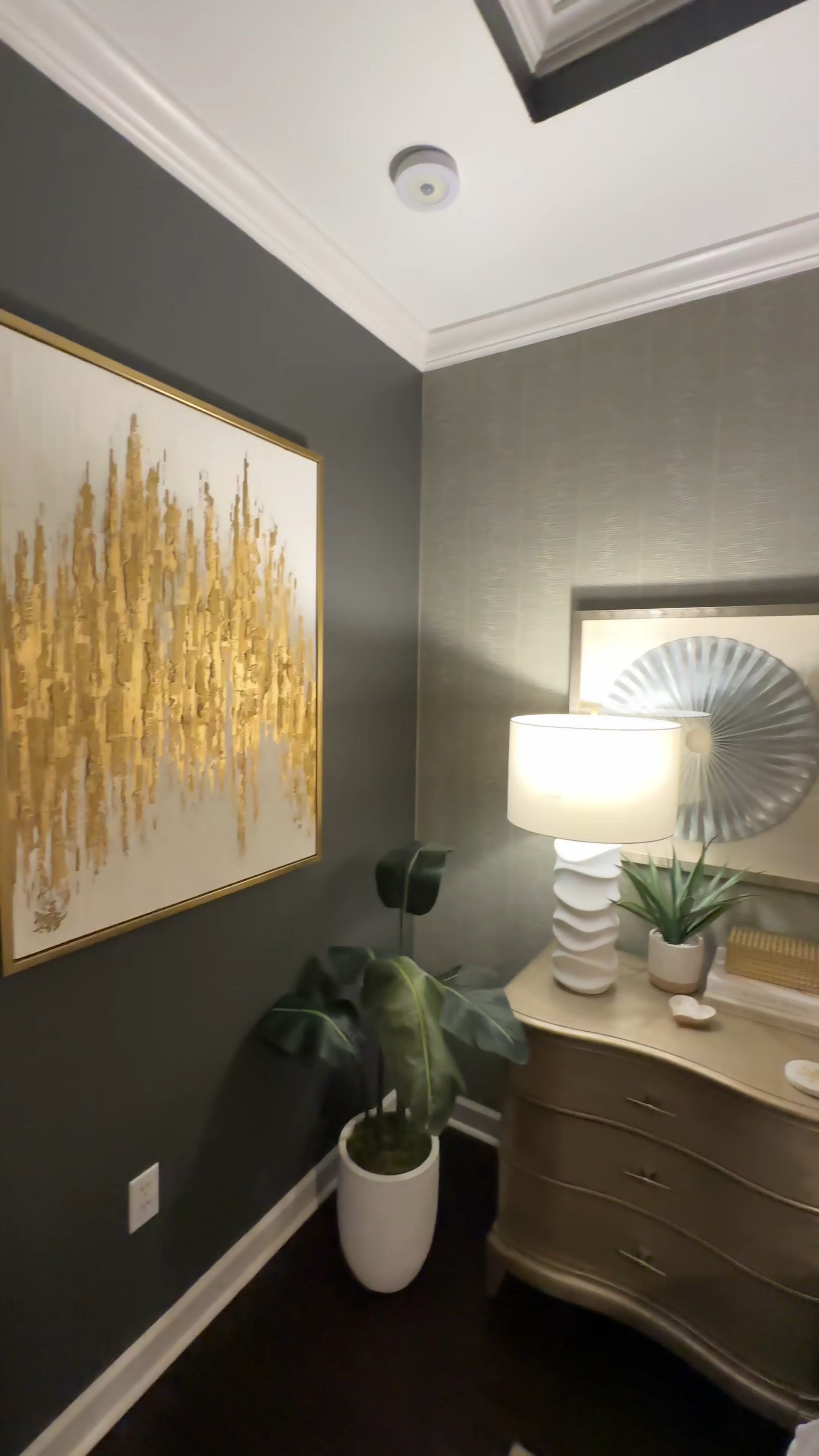 Bedding is on sale! #bedding #bedroom

#LTKHome