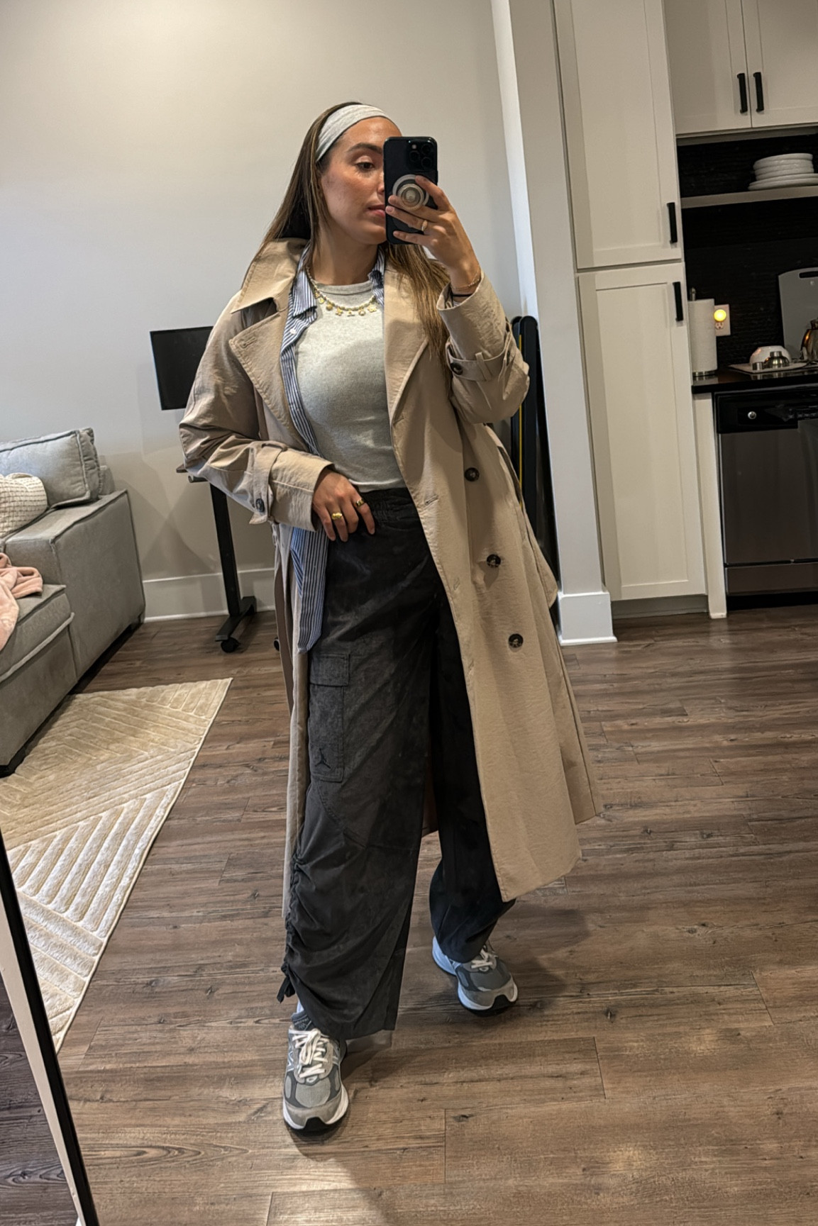 Trench - xs
Button up - m
Tee - s
Pants - m
Sneakers - 7
