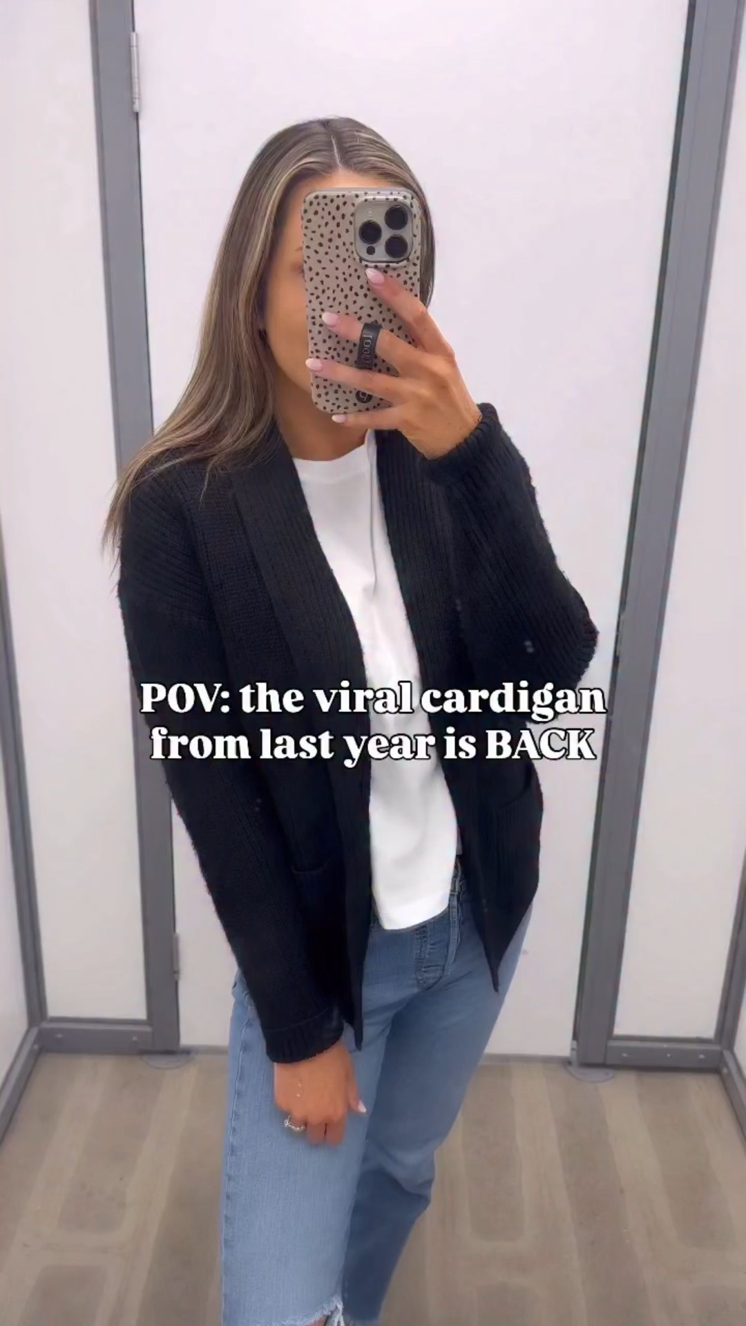 Mine from last year is still in PERFECT condition! Just like barefoot dreams and under $20! Comment CARDIGAN for 🔗
•
•
•
#walmartfinds #fallstyleinspo #walmartfashion #falltrends #comfystyle