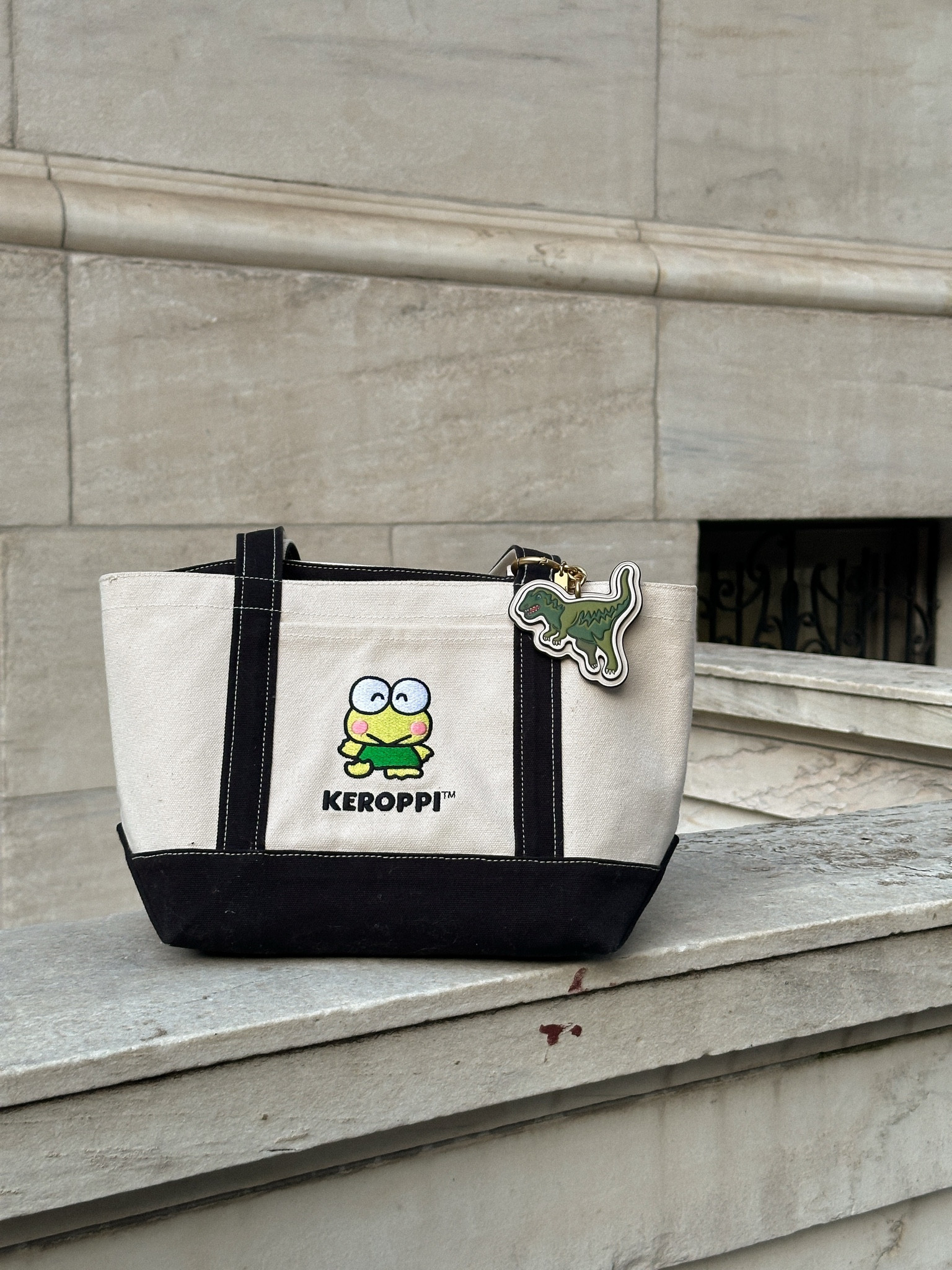 looove making a bag more fun with a cute keychain 🦖🫶🏼

#LTKFindsUnder50 #LTKItBag #LTKStyleTip
