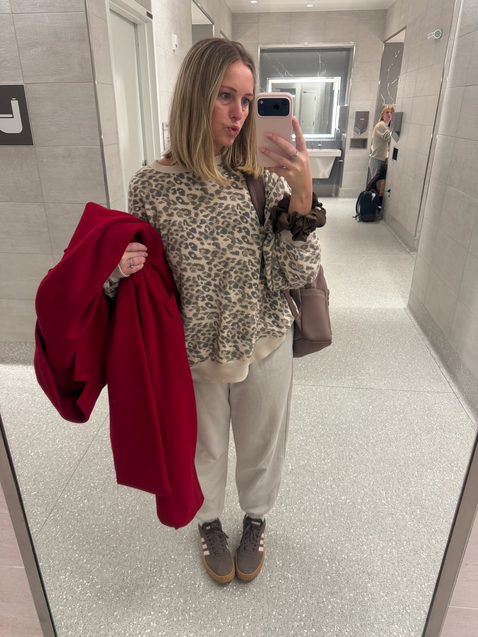 Travel ootd! These sweatpants are from Nordstrom Rack but the exact color is sold out

#LTKootd #LTKTravel