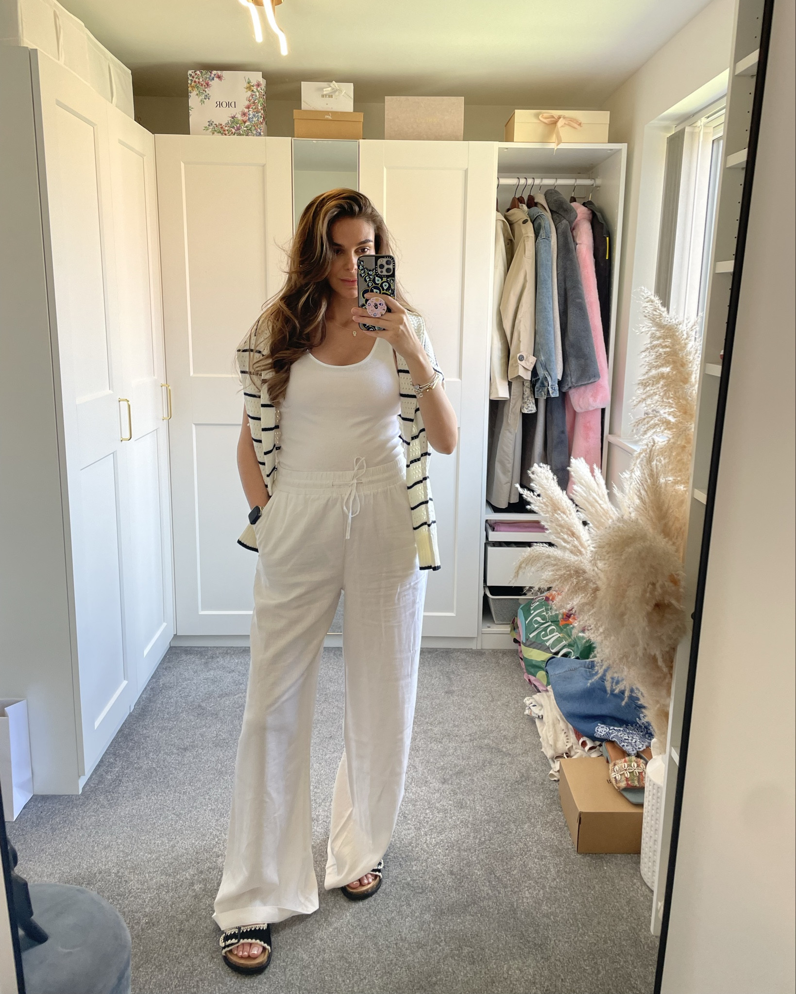 My comfy Saturday outfit to run some errands and have a fish & chips lunch at the beach 🥰🤰🏽🌊🐟🍟 it feels super put together with the stunning knit round my shoulders which I did have to pop on at the beach! 😅


#LTKsummer #LTKeurope #LTKmaternity