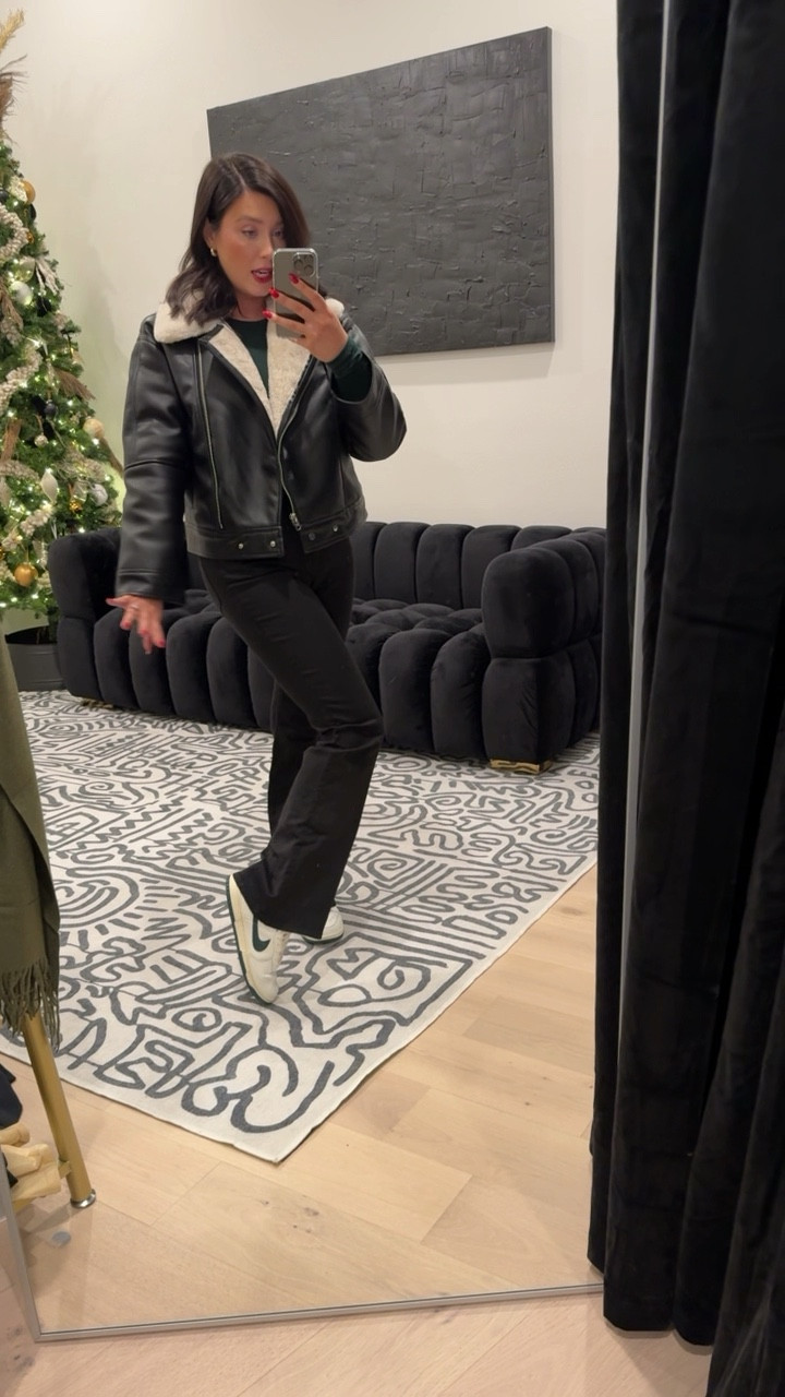 Casual Christmas outfit for an outdoor Christmas event/ tree lighting ceremony 

#LTKHoliday #LTKSeasonal #LTKstyletip