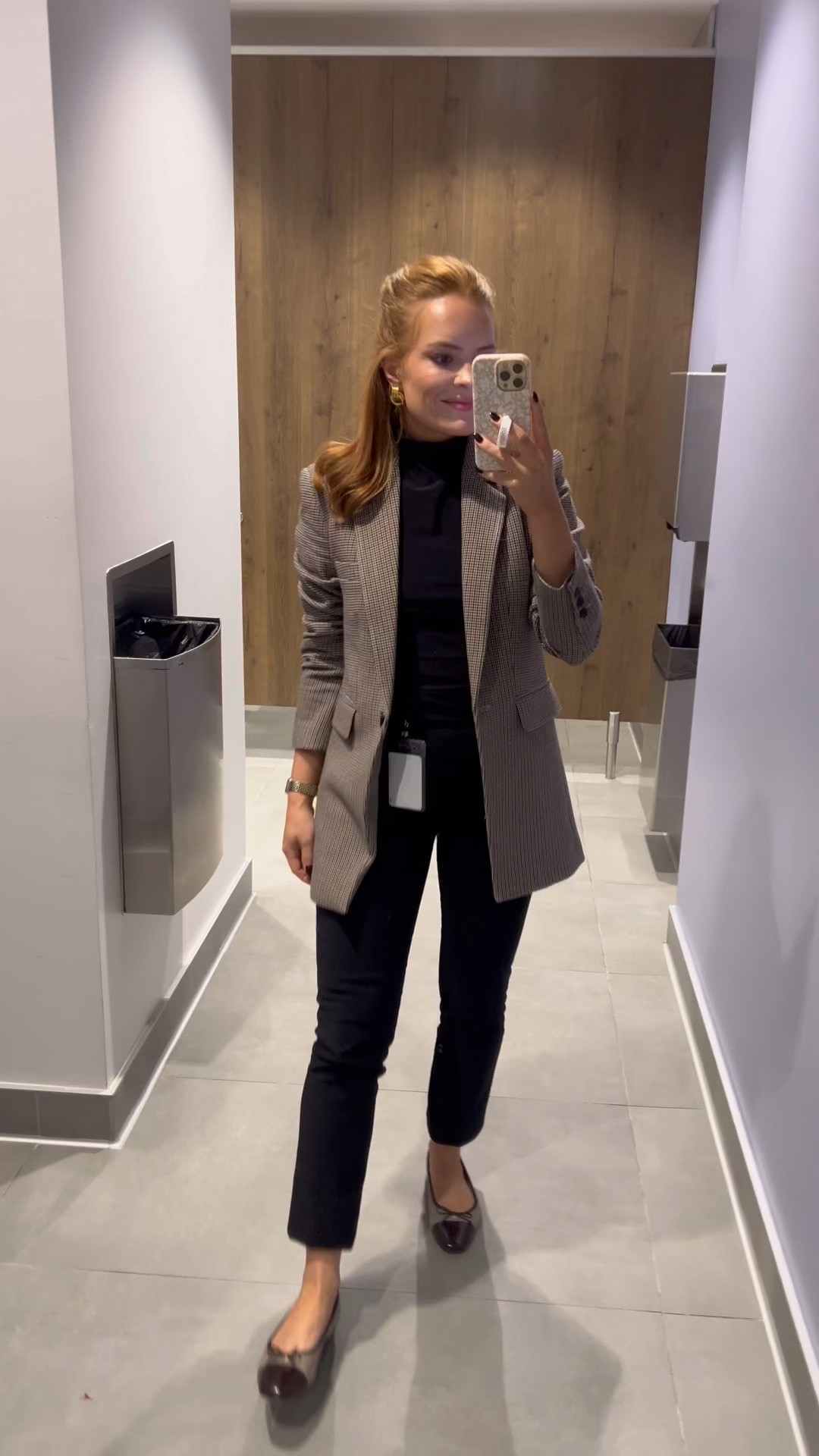 Get unready with me after a long day at the office!

Can’t link the face products but it’s from Vetted Dermalab!

#LTKBeauty #LTKWorkwear #LTKStyleTip