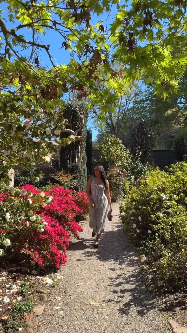 New month, fresh blooms, endless possibilities— HELLO APRIL 🌷🌼🪻



#LTKvlog #LTKSeasonal #LTKootd