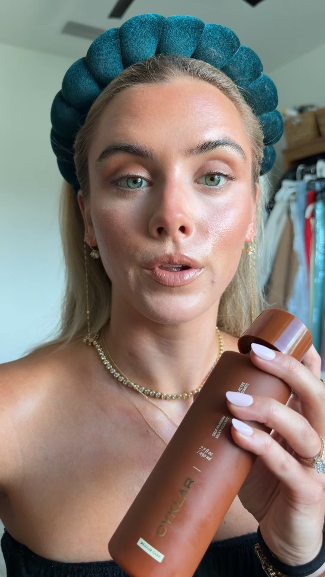 @CYKLAR   Get a flawless, natural-looking self tan in just two skincare steps: 

— Step 1: Lactic Acid Foaming Body Polish: Cleanse and exfoliate in one step. Formulated with both chemical and physical exfoliants, along with glycerin to moisturize and soften skin, this two-in-one formula foams into a dreamy lather—revealing smoother, brighter, more rejuvenated skin.

—Step 2: Self-Tanning Milky Essence: Smooth over clean, exfoliated skin to build a streak-free, bronzed tan. (Wash hands thoroughly after use.) Ceramides, allantoin, and squalane boost hydration and seal in moisture while your tan develops. 

Available in light/medium (for light to medium skin tones) and medium/dark (for medium to deep skin tones, or if you want deeper tan)

#LTKgrwm #LTKselfcare #LTKBeauty