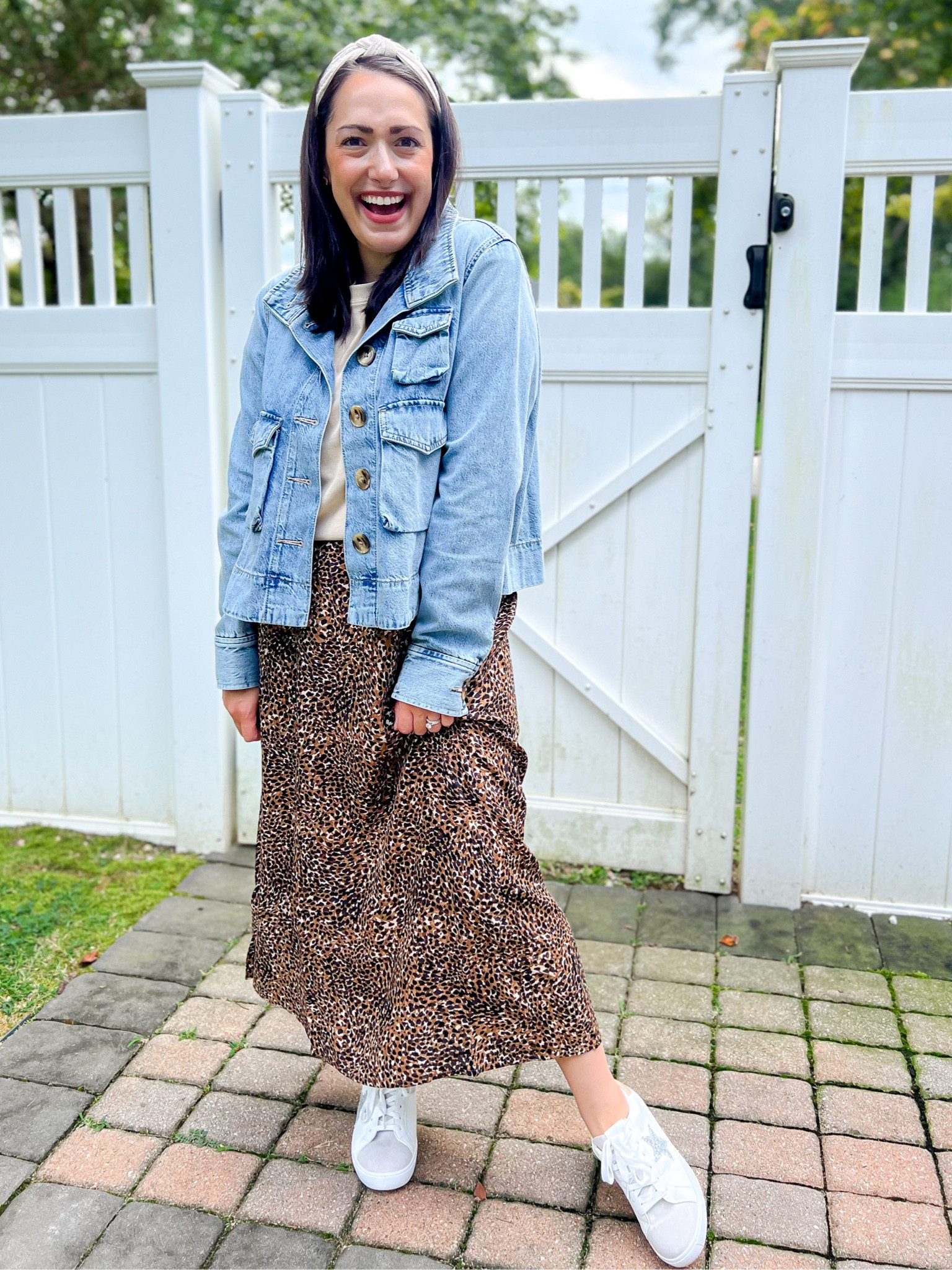 Teacher outfit idea
Jacket: small
Tee: small
Skirt: small petite
Sneakers: tts

#LTKstyletip #LTKunder50 #LTKworkwear