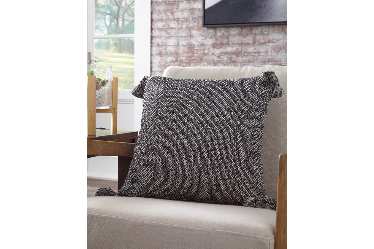 Throw Pillows | Ashley Homestore