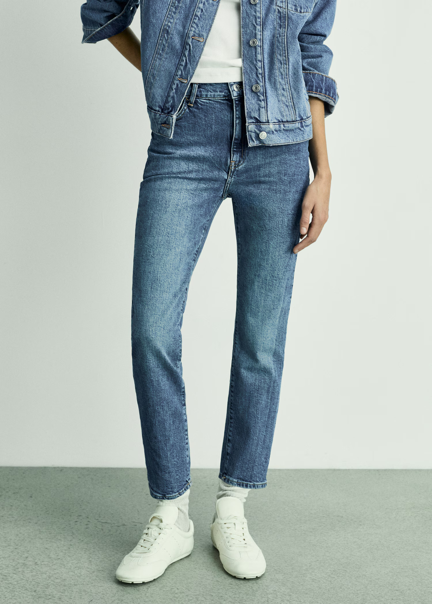 Slim-Jeans in Cropped-Länge Claudia - Damen | MANGO Österreich | Mango EU