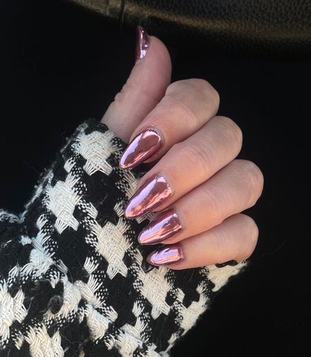 Pink chrome nails using chrome powder from amazon! #amazonfinds #chromenails #athomemanicure 

#LTKFind #LTKbeauty #LTKunder50