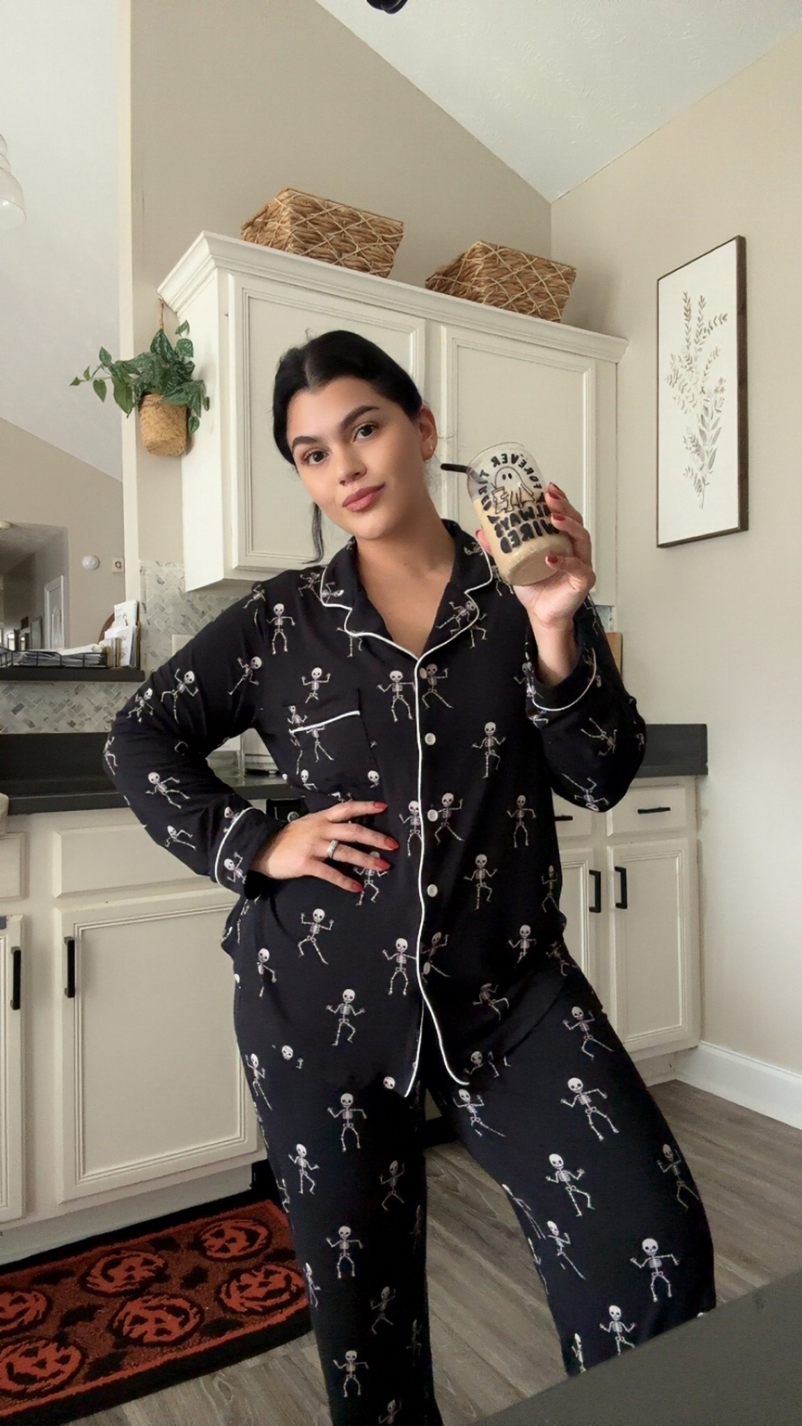 Bamboo Long-Sleeved Women's Pajama Set in Skeleton

#LTKHalloween #LTKSeasonal #LTKStyleTip