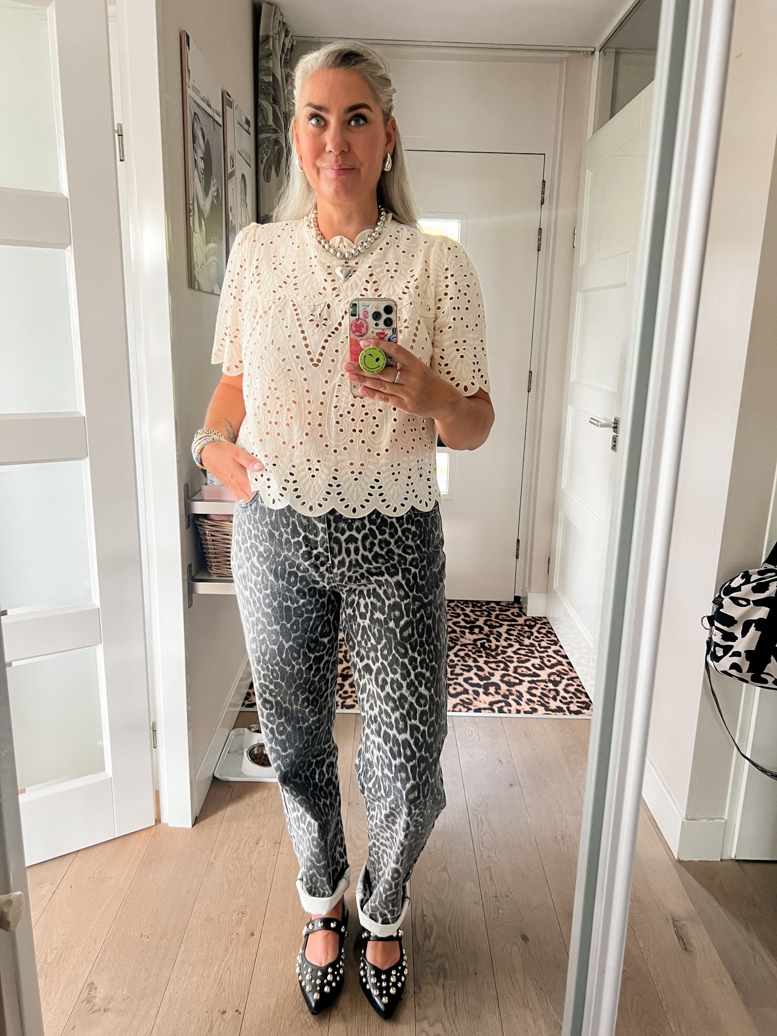 Ootd - Thursday. Butter yellow embroidery top (xl) paired with grey leopard jeans (https://most-wanted-nl.mtpc.se/5365051 XL/34), silver heart necklace and studded slingback flats (Shoeby)

#LTKeurope #LTKsummer #LTKnederlands
