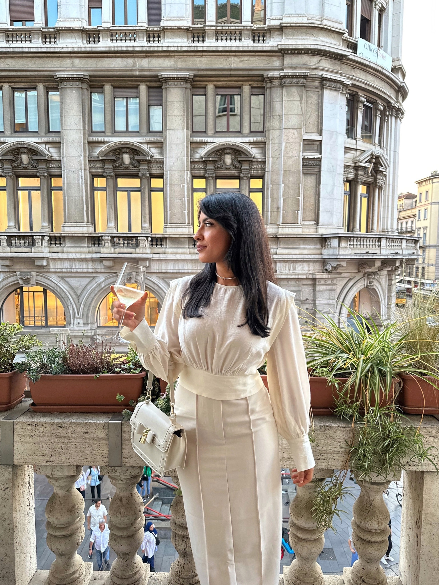 Il look che ho scelto per l’evento di LTK 🤍

outfit inspiration, summer outfit, event outfit, H&M, camicetta crema  con spalle definite, ASOS design, gonna midi in lino neutro, & Other Stories, Gonna midi cargo beige, Pinko, Borsa a tracolla Love One Classic in pelle, Farfetch, COS, Mango, Italia. 

#LTKSeasonal #LTKstyletip #LTKeurope