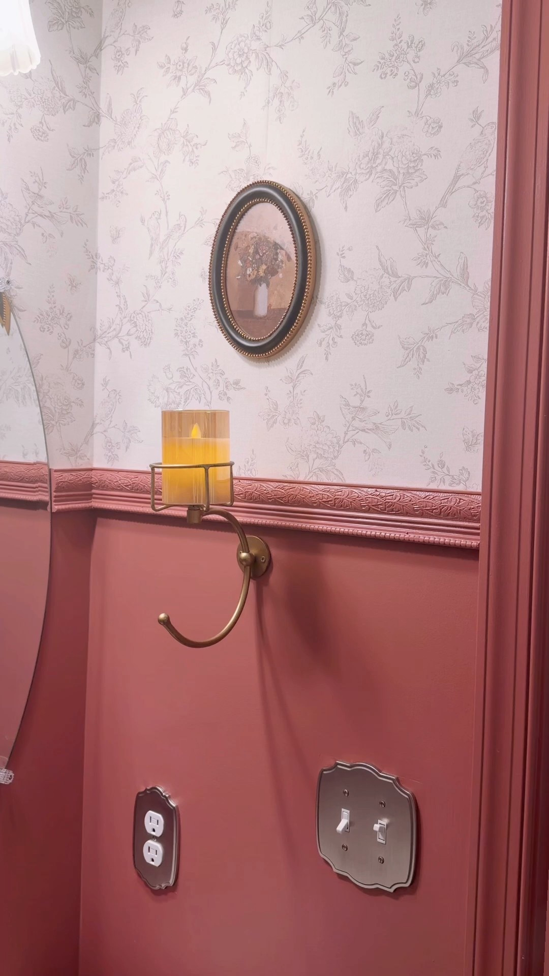 I was looking everywhere for a towel hook like this one. What a score to add to that vintage cozy vibe. 

#diyhome #nancymeyersaesthetic #powderroomreno

#LTKHome