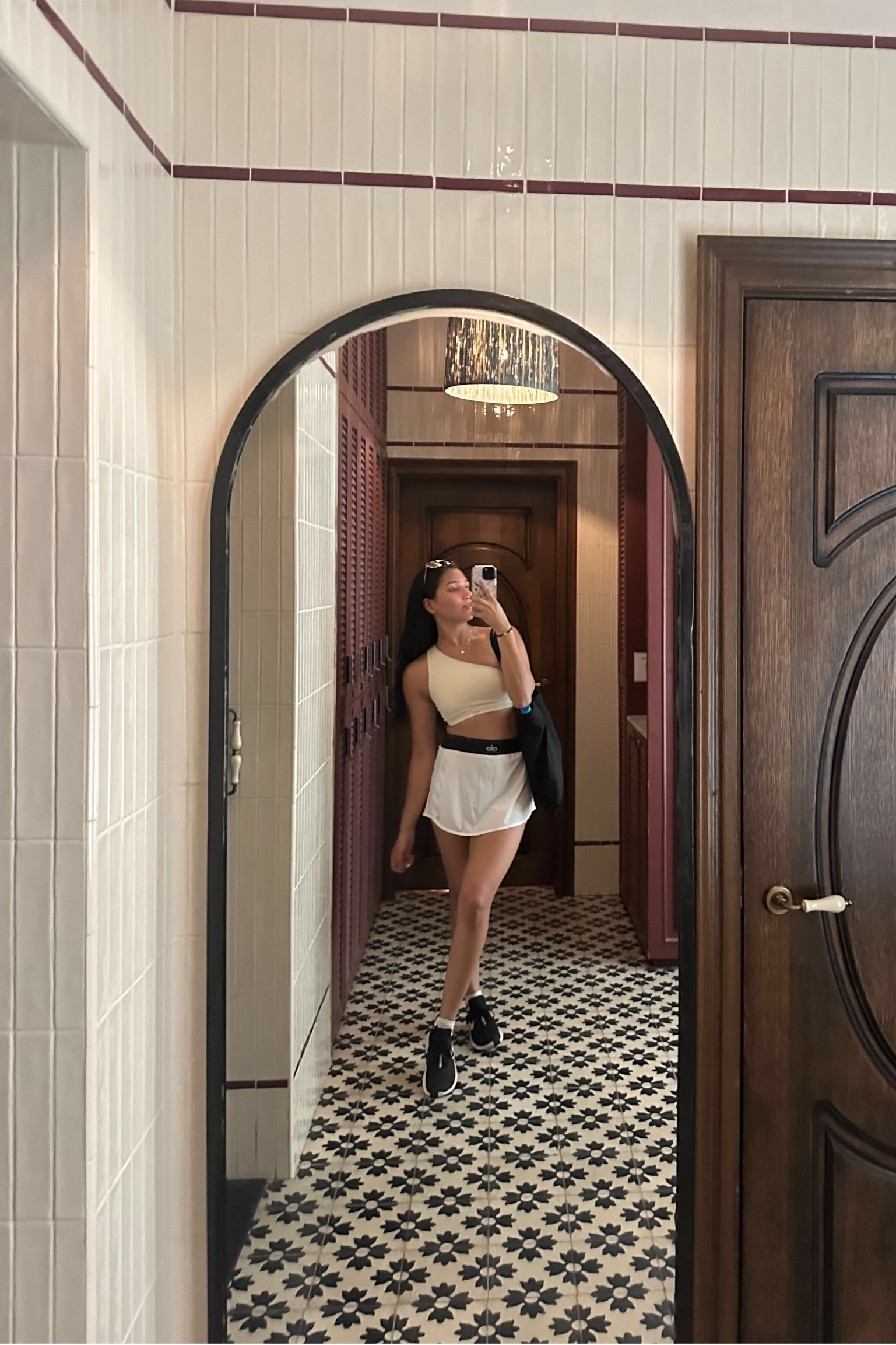 Alo yoga complete outfit

#LTKworkwear #LTKtravel #LTKeurope