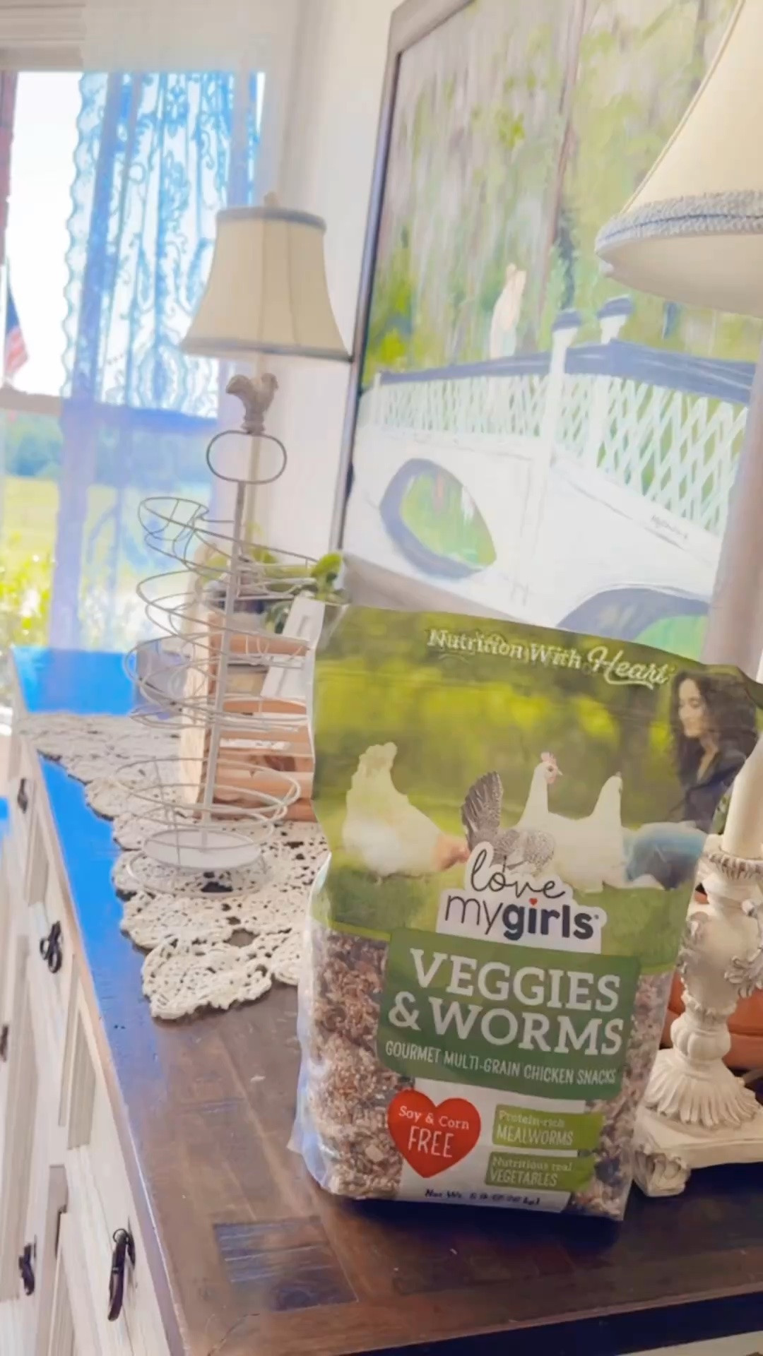 And stocked up on some more treats 🪱 (these ones by @lovemygirlstreats are our favorite 🤩) for the girls 🐓 and this adorable 🥰 new little old farmhouse-y egg 🥚 display - that I’ve been eyeing forever!! 🤭 I’ve been needing somewhere else to store all our eggs!! As are getting so many now!! 👏🏽