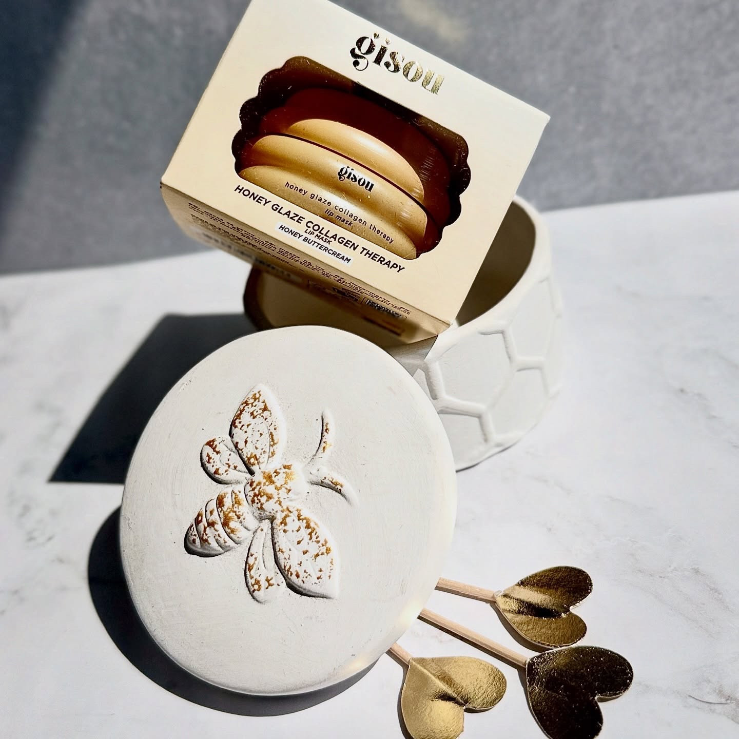 I finally tried the Gisou Honey Glaze Collagen Therapy Lip Mask and it’s all kinds of amazing. The is the best lip mask for soft and hydrated lips. 

And the packaging? It looks so good sitting on my vanity. The little honey jar spoon applicator is adorable. 

There’s something about the whole experience of applying it that makes me slow down and take a breath. I love a product that physically and mentally makes me feel good. 

PS hey @gisou my hands felt amazingly soft after testing the lip mask. Maybe a Gisou honey glaze hand cream is in order? 😘