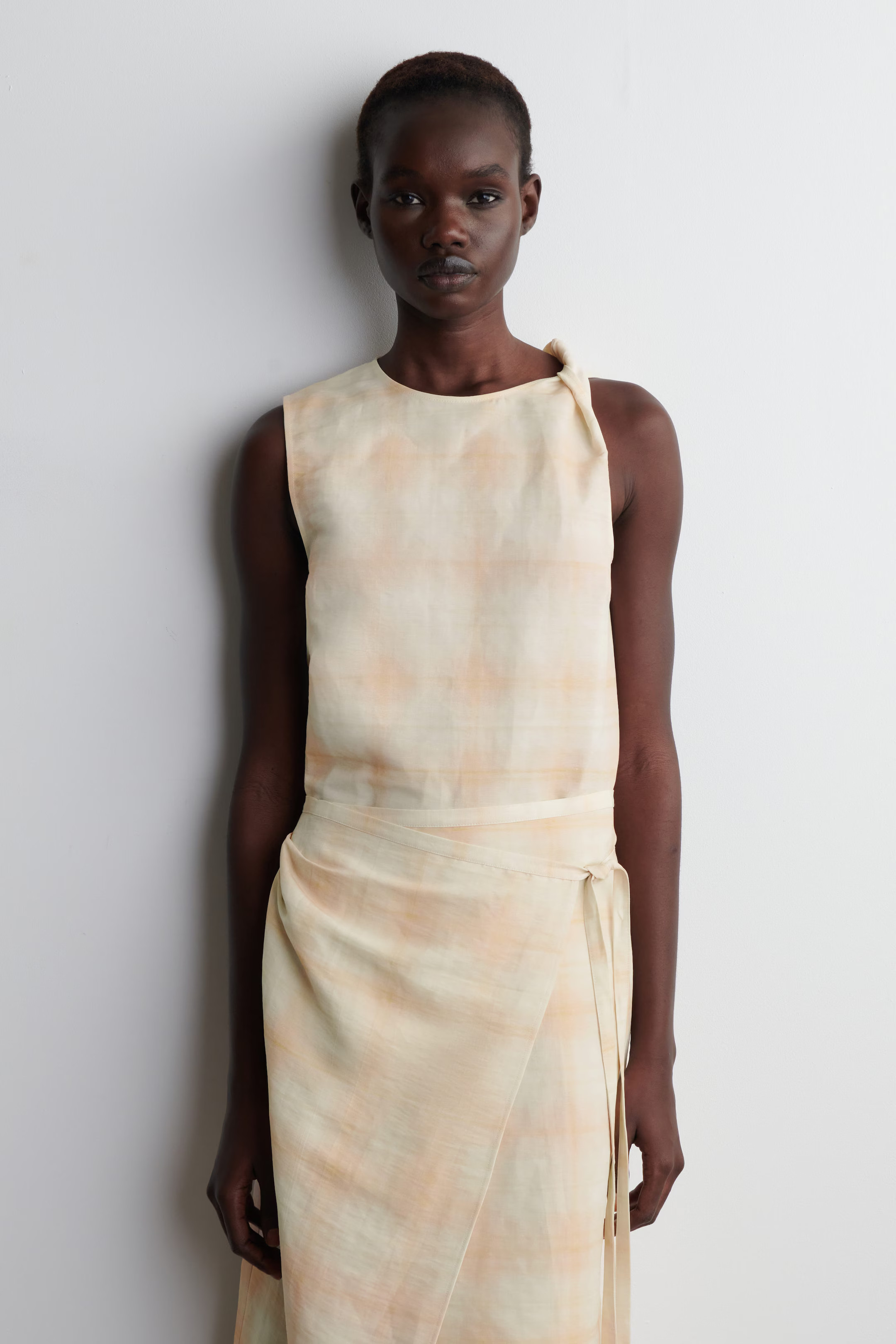 CHECKED TWISTED-SHOULDER TOP - APRICOT / CHECKED | COS | COS (EU)