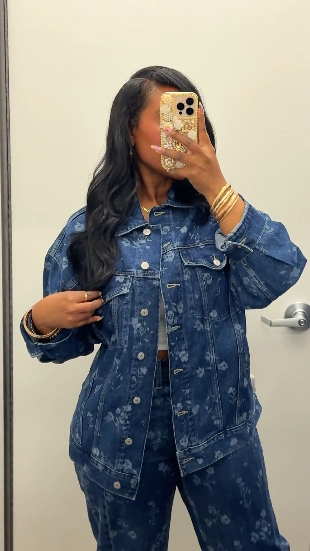 This denim set is giving cool girl energy without even trying 💙✨ The oversized jacket + matching jeans combo is SO good for spring and summer. Easy to throw on with sneakers, a tank, or dress it up for a casual night out. Sized down in the jacket and love the relaxed fit.

#LTKootd #denimstyle #matchingset #springfashion #casualstyle #everydaylooks #oldnavystyle #denimoutfit #weekendstyle #fashionfinds

#LTKgrwm #LTKootd #LTKSeasonal