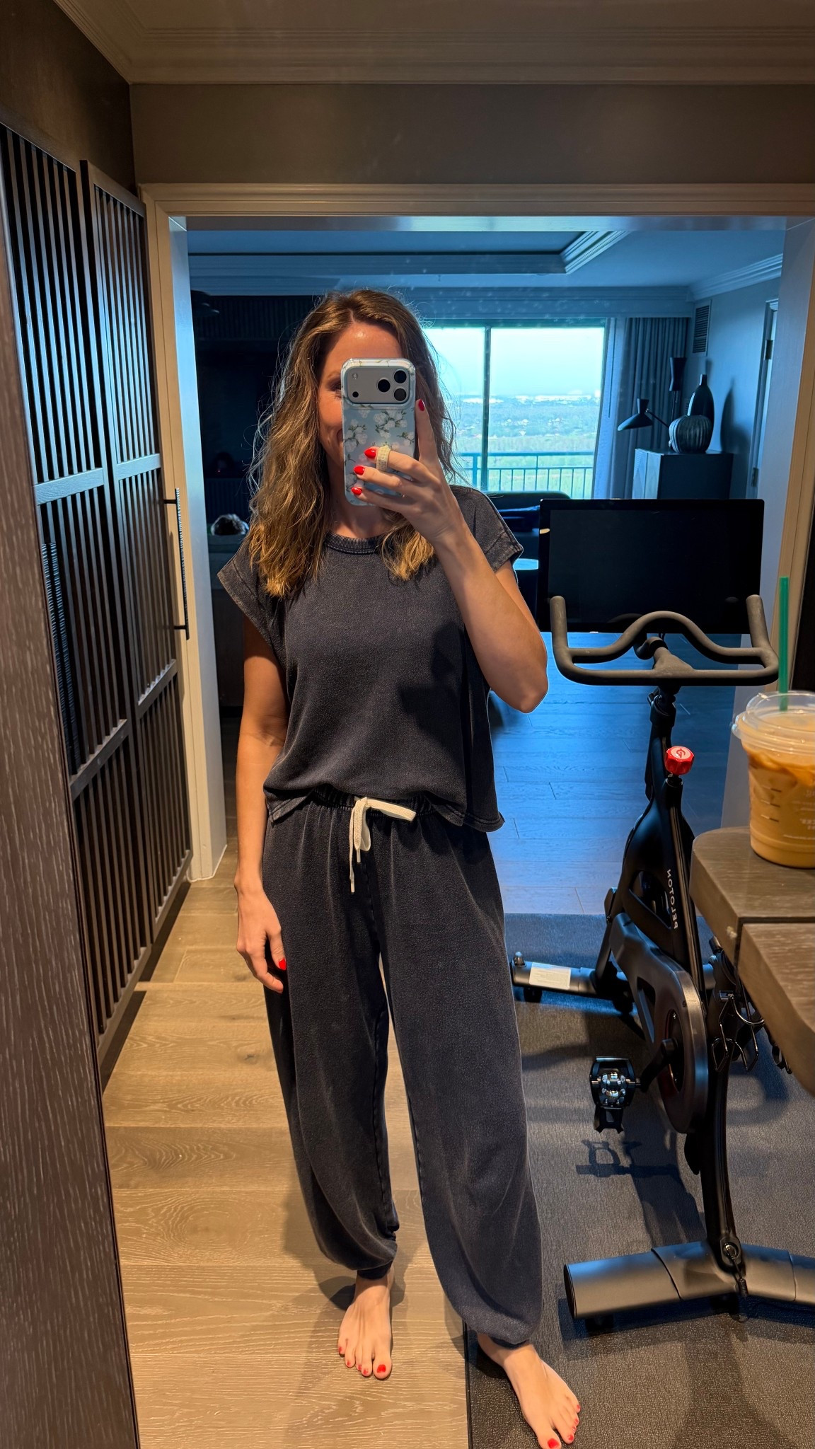 This set is so comfy! On the thinner side, but great for when you want to feel like youre in sweats but it’s hot outside! Sized up to M in top, wearing S in bottoms 