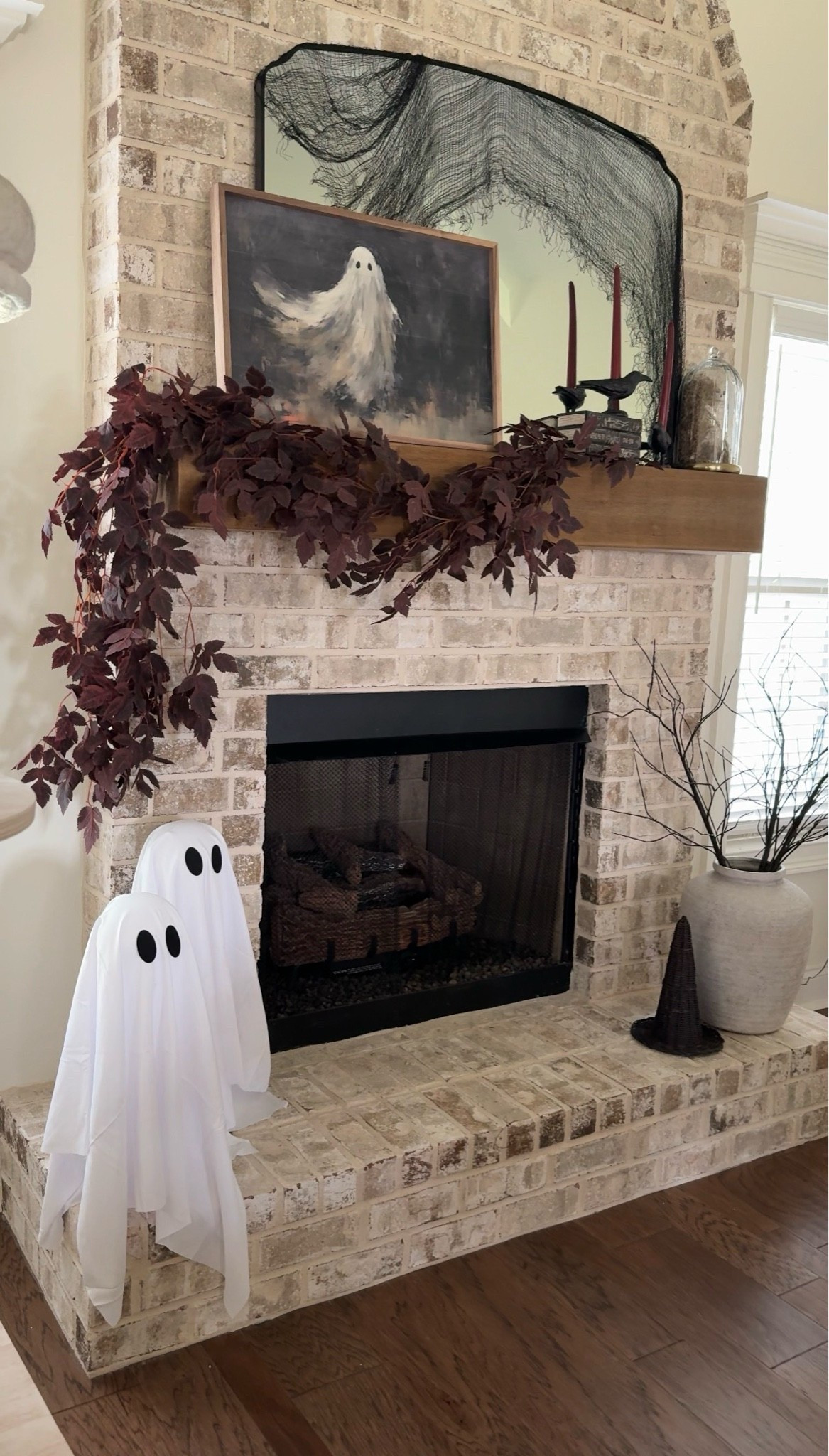#AD Spooky, but make it aesthetic 👻🖤

@Wayfair has the best chic, elevated halloween finds! It made styling our mantle for spooky season so easy 🎃

#Wayfair #WayfairPartner @shopltk #liketkit

#LTKSeasonal #LTKHome #LTKSaleAlert