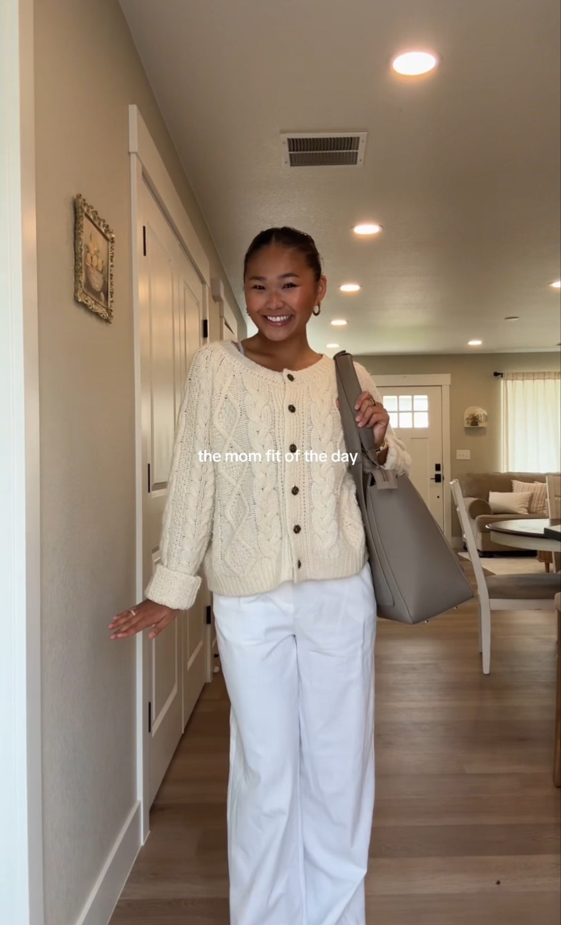 my mom ootd to go to a kids birthday party and chase my mini human around 🫶🏻 

outfit linked in my LTK 🔗🔗 

have an amazing day! :)) 

.
.
.
.
.
#momoutfits #momoutfitinspo #momootd #postpartumoutfits #momfitoftheday 

#LTKootd #LTKMothersDay #LTKmomlife
