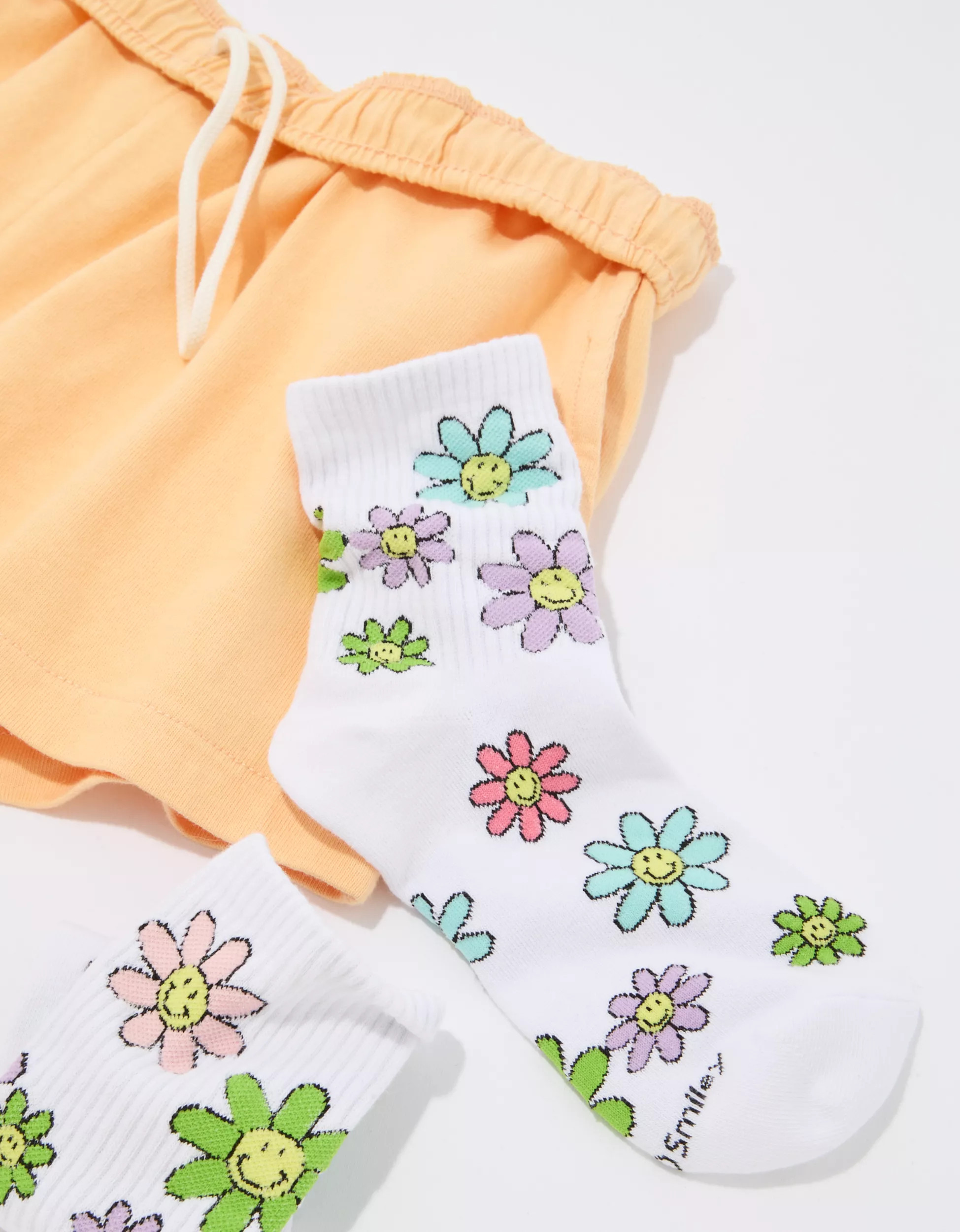 AE Flower Smiley® '90s Crew Socks | American Eagle Outfitters (US & CA)