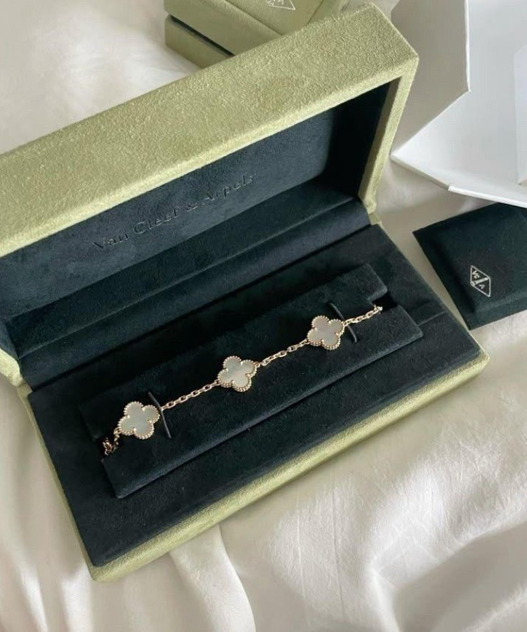 Wow, wow gorgeous🤩

#LTKBeauty #LTKxMadewell #LTKStyleTip