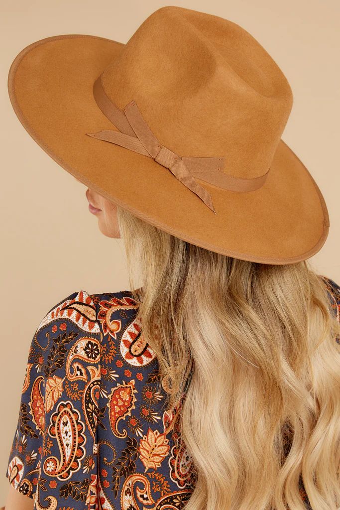 Straight Ahead Camel Hat | Red Dress 