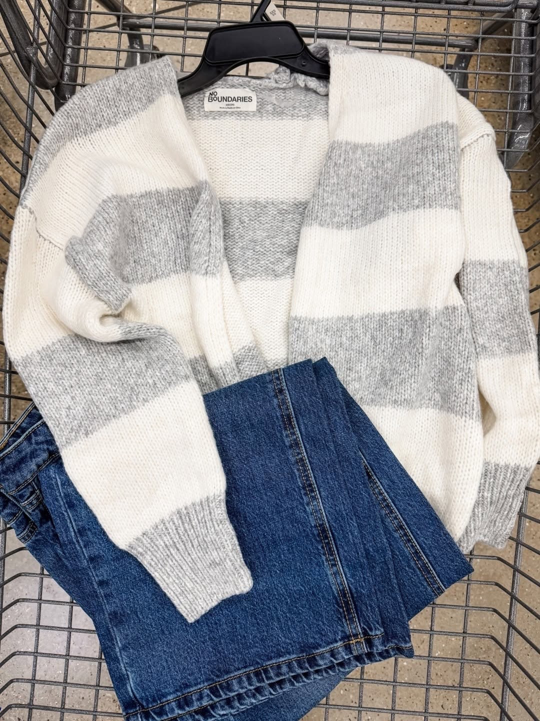 So many great Walmart finds lately! Don't wait to get this cute cardigan