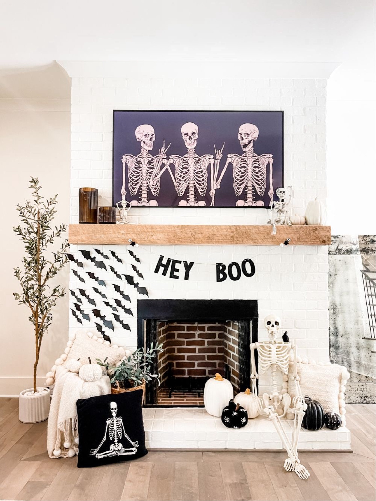 Halloween mantle INSPO 👻✨💀 #halloweenmantle #halloweendecor

#LTKSeasonal #LTKHome #LTKFallSale