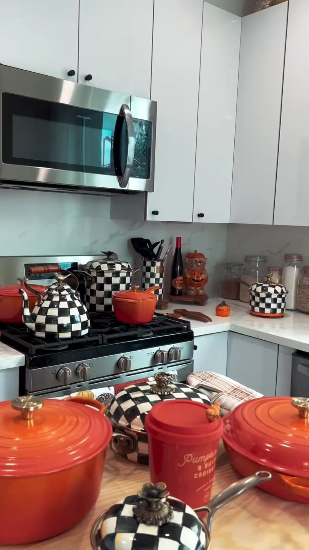 The time has come. The fall kitchen is in full effect. We’re officially in our Pumkin Spice era!!! 🎃🍂

#fyp #lecreuset #kitchen #fall #cookware #luxury #autumn #mackenziechildseveryday #pumpkinspiceeverything
