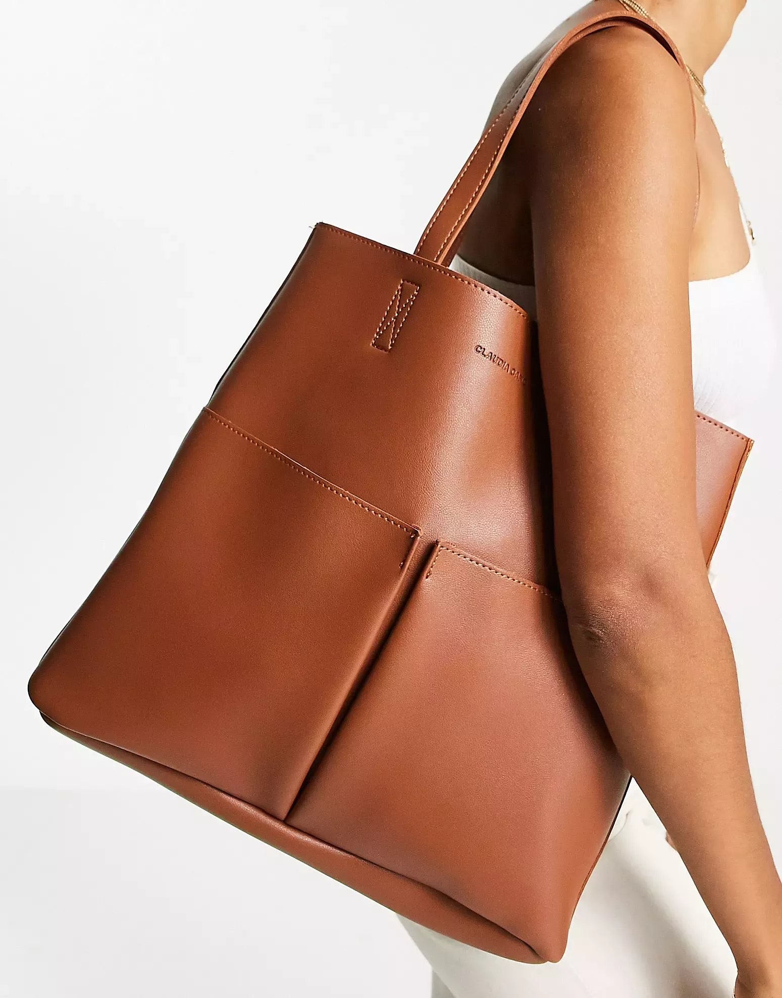 Claudia Canova large bucket bag in tan